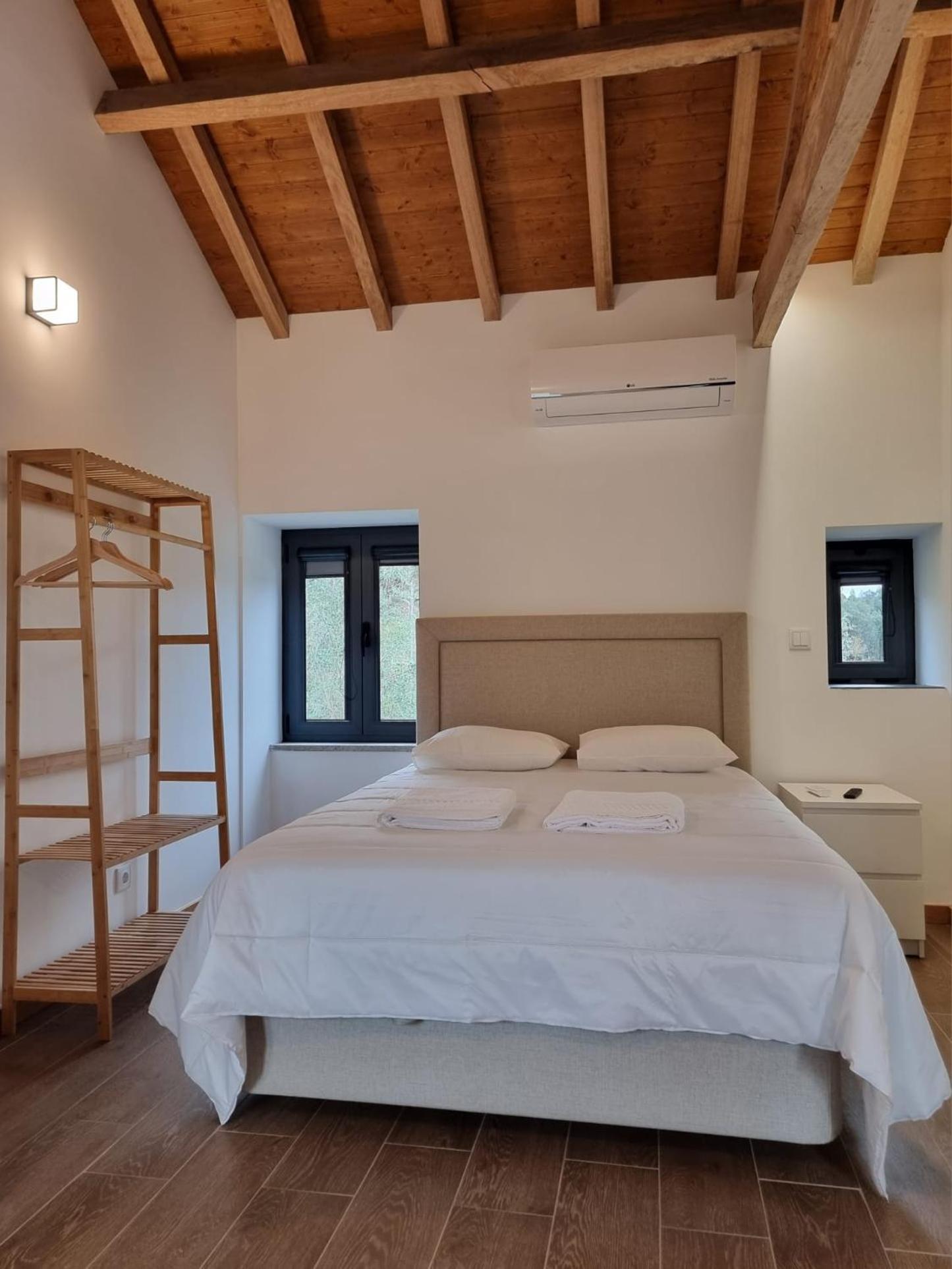 Casa De Baixo Studios Arouca Zimmer foto
